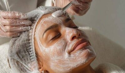 5 процедур от косметолога, которые стоит пройти до зимы и Нового года, чтобы кожа сияла и выглядела по-настоящему дорого