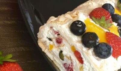 Рулет из безе с фруктами вкусный рецепт с фото пошагово и видео